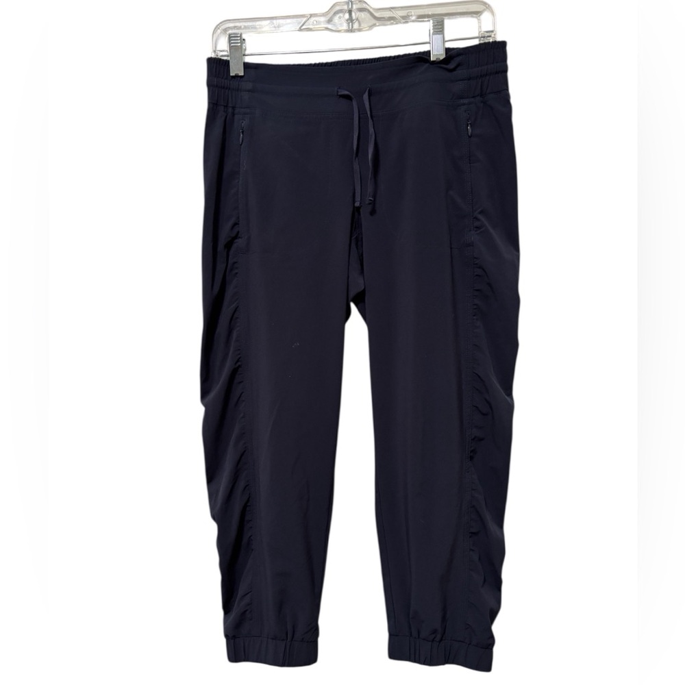 Blue Capri Pants with Elastic Waistband and Fitted Silhouette - Picture 4 of 7
